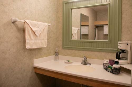 Hotel Essenhaus Inn & Conf. Center