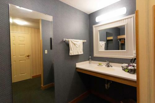 Hotel Essenhaus Inn & Conf. Center