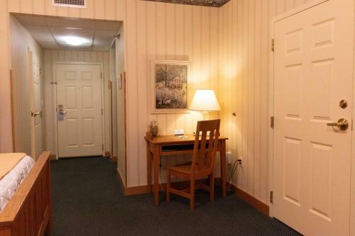 Hotel Essenhaus Inn & Conf. Center