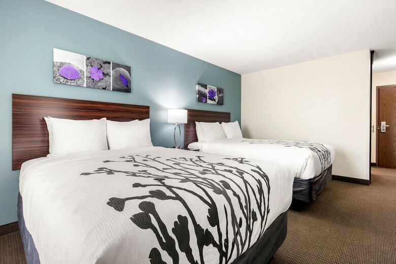 Hotel Sleep Inn & Suites