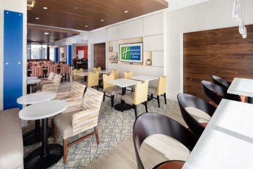 Hotel Holiday Inn Express East Peoria - Riverfront