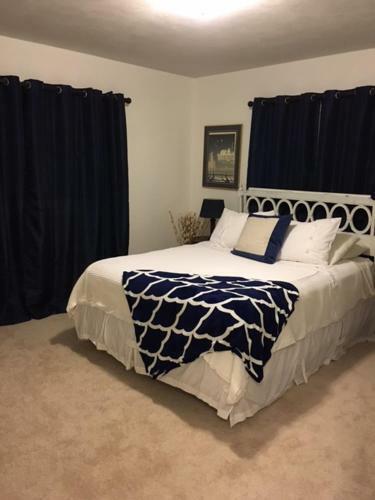 Great Family Home Steps From Stadium