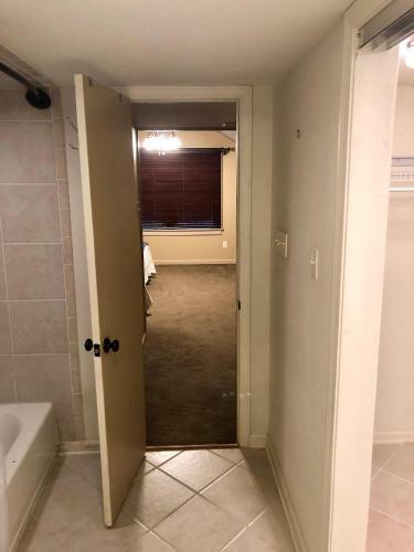 Ratcliff Apartment � Cozy Efficiency S. Highlands: Everything You Need+