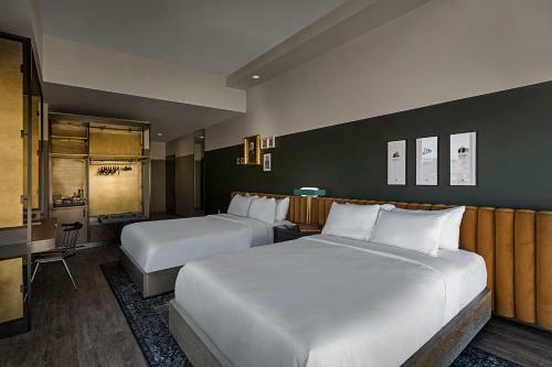 Cyrus Hotel