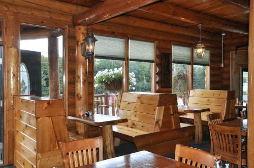 Hawk's Nest Lodge