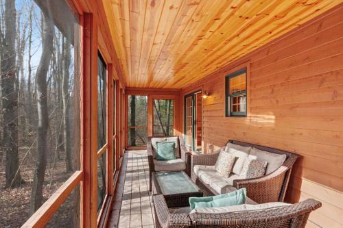 Kingfisher Cove Cabin 28