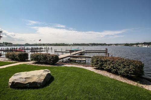 Villa Lay By The Bay