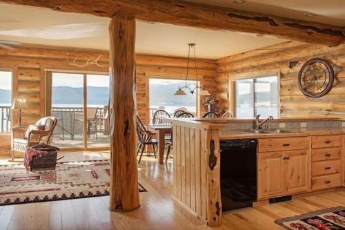 Hebgen Lakefront Cabin
