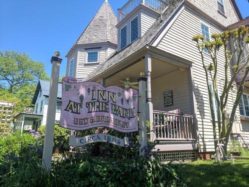 Bed & Breakfast Inn At The Park - The Cottage