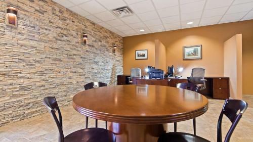 Best Western Plus Raton Hotel