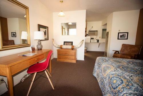 Motel Raton Pass Inn