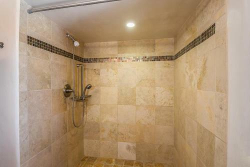 1 Bedroom - East Side, Serene Views, Tranquil - Suenos