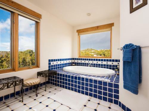 2 Bedroom - Secluded, Mountain Views - Twilight