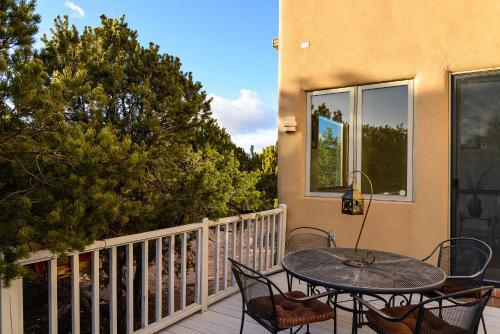 2 Bedroom - Secluded, Mountain Views - Twilight
