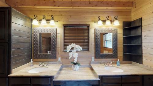 Lake Placid & Whiteface Grand Jay Lodge
