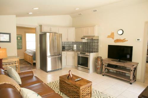 Hotel Bay Breeze Inn