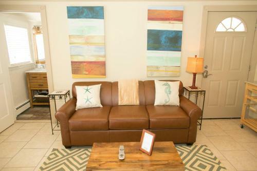 Hotel Bay Breeze Inn