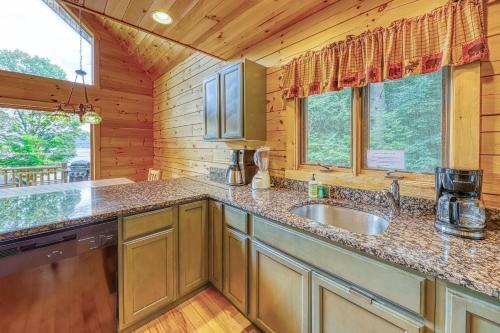 Contemporary Adk 5 Bedroom Chalet On Schroon