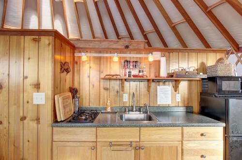 Yurt On The Bay