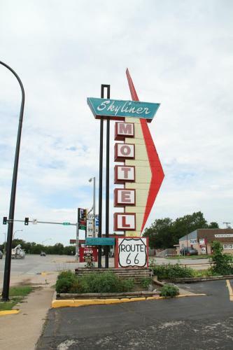 Motel Skyliner