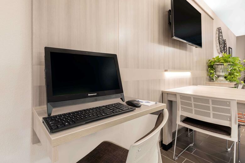 Hotel Microtel Inn & Suites By Wyndham Perry