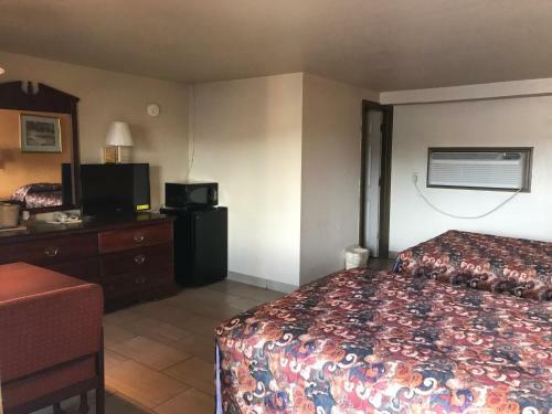 Motel Hwy Express Inn & Suites