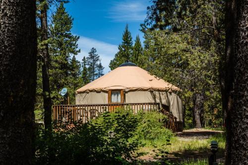 Bend-sunriver Camping Resort 24 Ft. Yurt 12