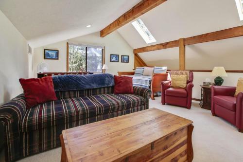 Blue Goose 6 Three-bedroom Home