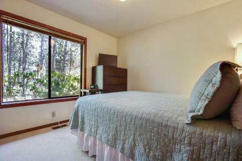 Blue Goose 6 Three-bedroom Home