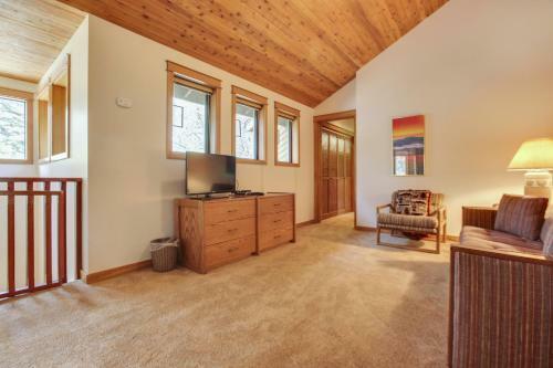 Redcedar 17 Four-bedroom Home