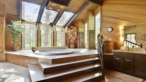Meadowlark 4 Six-bedroom Home