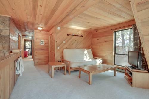8 Cedar Lane
