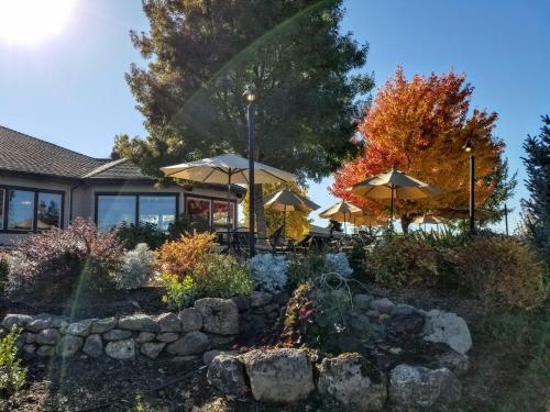 Hotel Resort At Eagle Point Golf Club Lodging