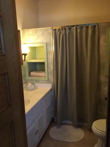 Bed & Breakfast Victorian Charm Inn
