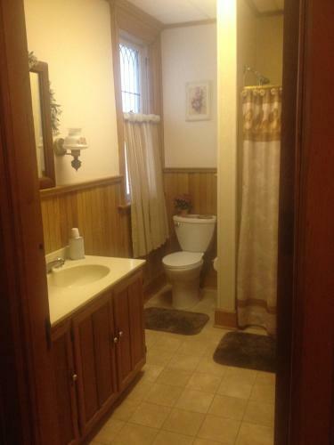 Bed & Breakfast Victorian Charm Inn