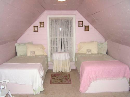 Carleton House Bed And Breakfast