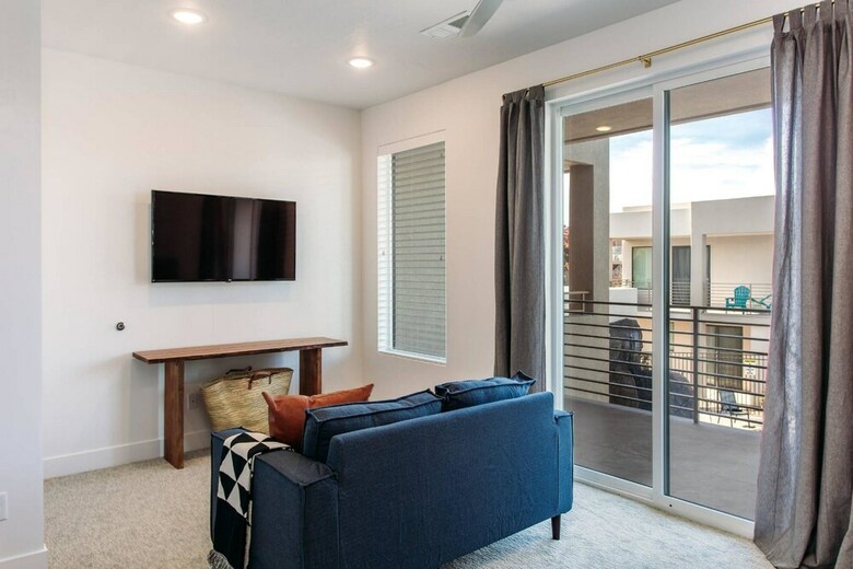 Paradise At The Lofts #32