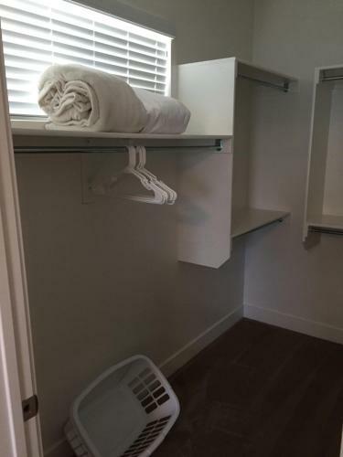 Cresthaven Apartments