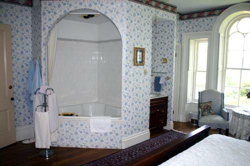 Bed & Breakfast Mayhurst Inn