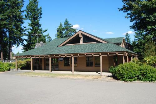 Tall Chief Camping Resort Cottage 2