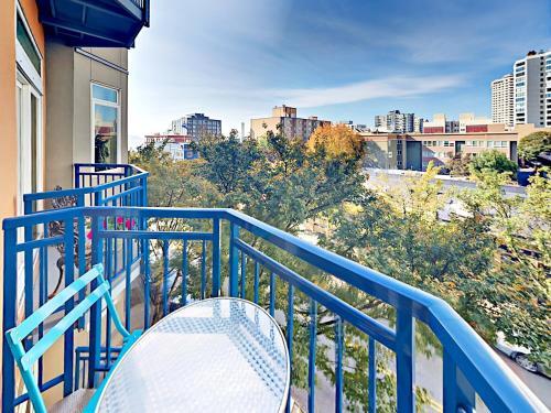 Apartamento 2414 1st Ave Condo Unit 405