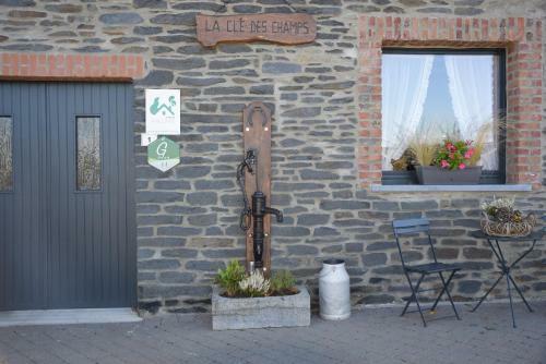 La Cl� Des Champs