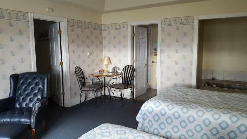 Hotel Snug Harbor Inn