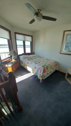 Hotel Snug Harbor Inn