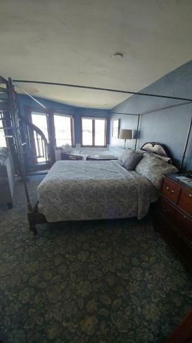 Hotel Snug Harbor Inn