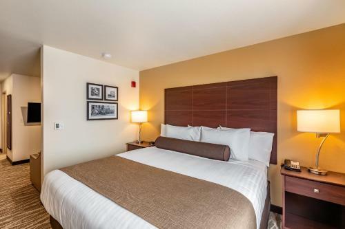 Cobblestone Hotel & Suites Hartford