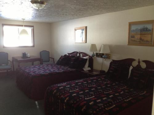 Lodge Flying Saddle Resort And Steak House