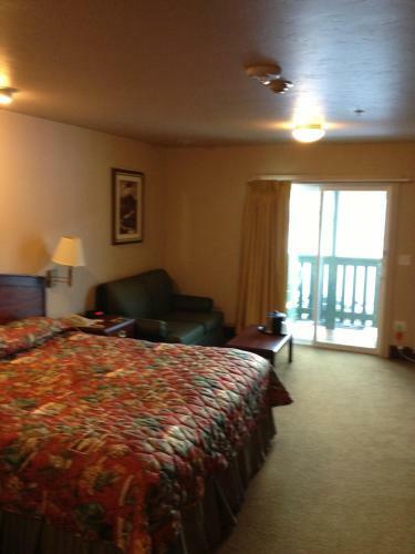 Lodge Flying Saddle Resort And Steak House
