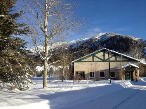 Lodge Flying Saddle Resort And Steak House
