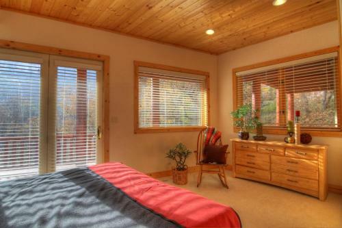 Lookout Pointe Home